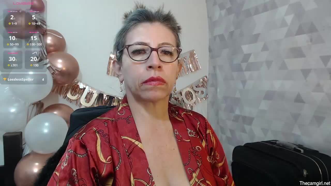 Mature_hott1