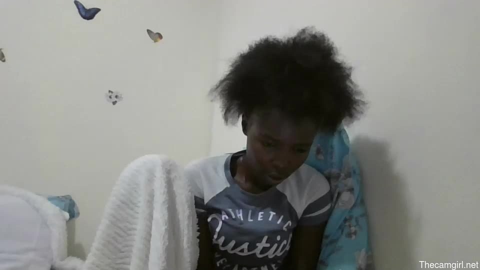 Pretty_petite_ebony