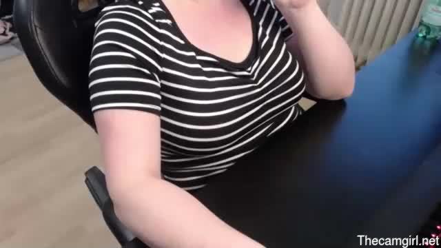 Elly_petite