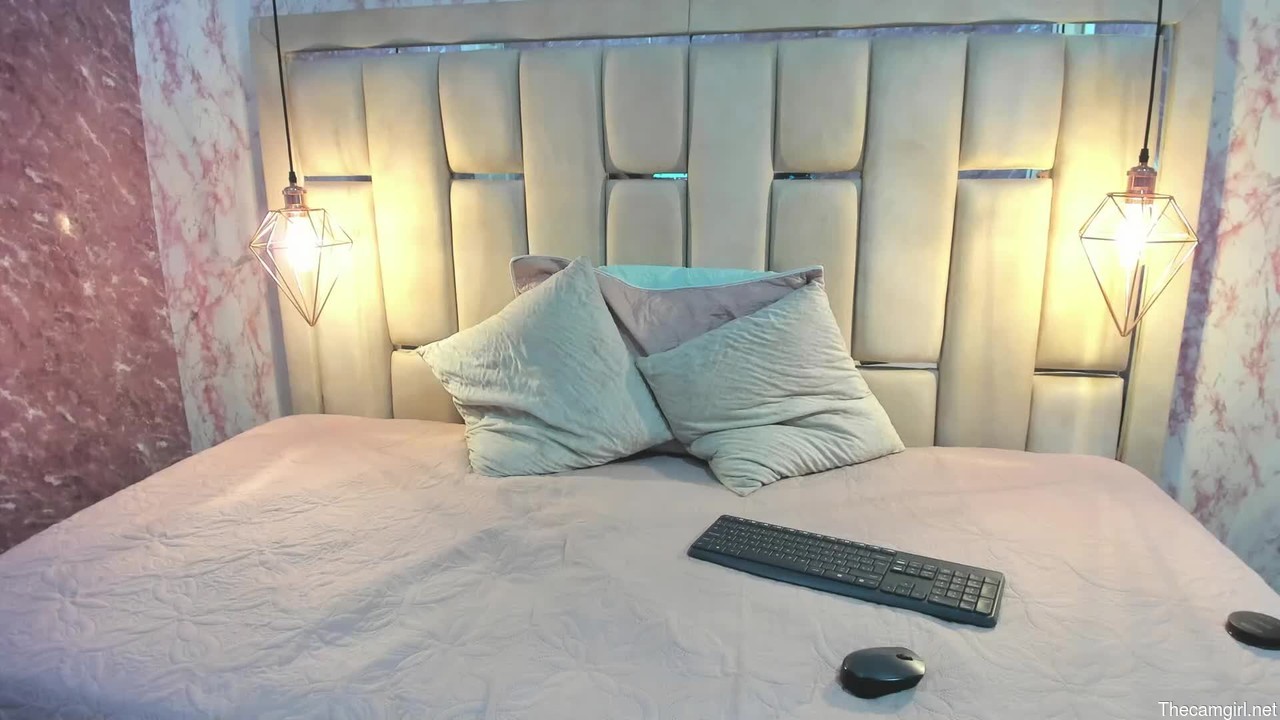 Curvy_alyanna