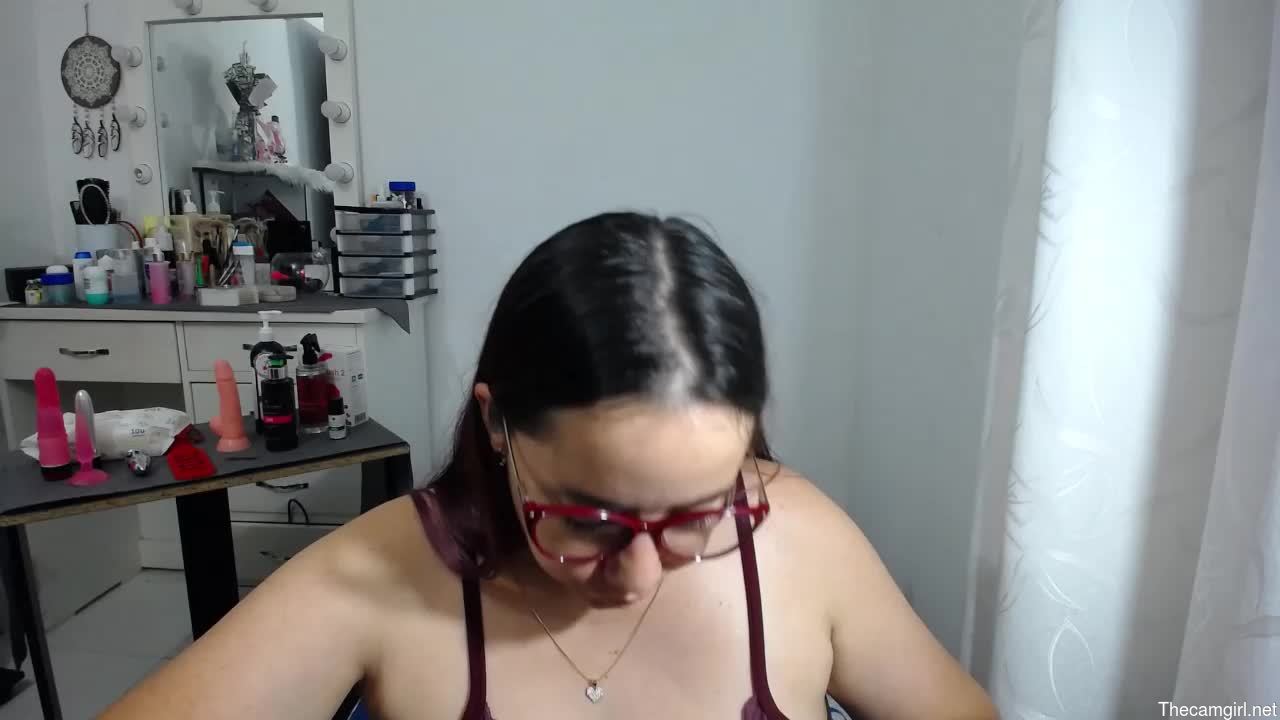 Dakota_hot03
