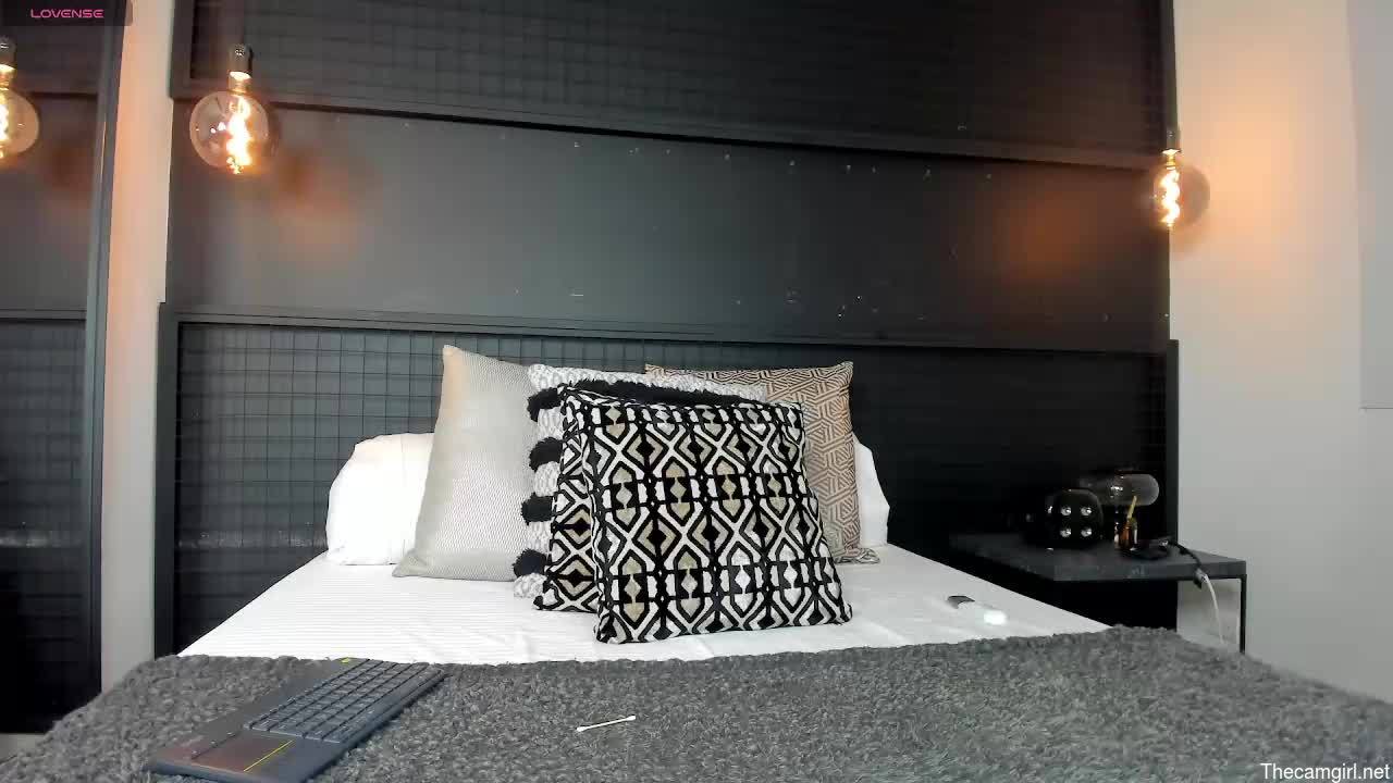 Samantha_hotly