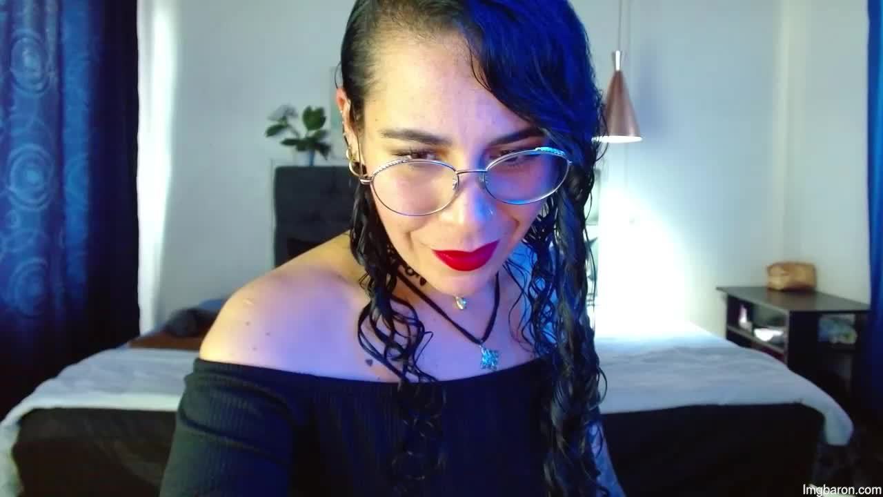 Mia_velvet1
