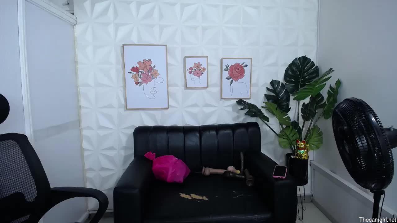 Valentina_mature