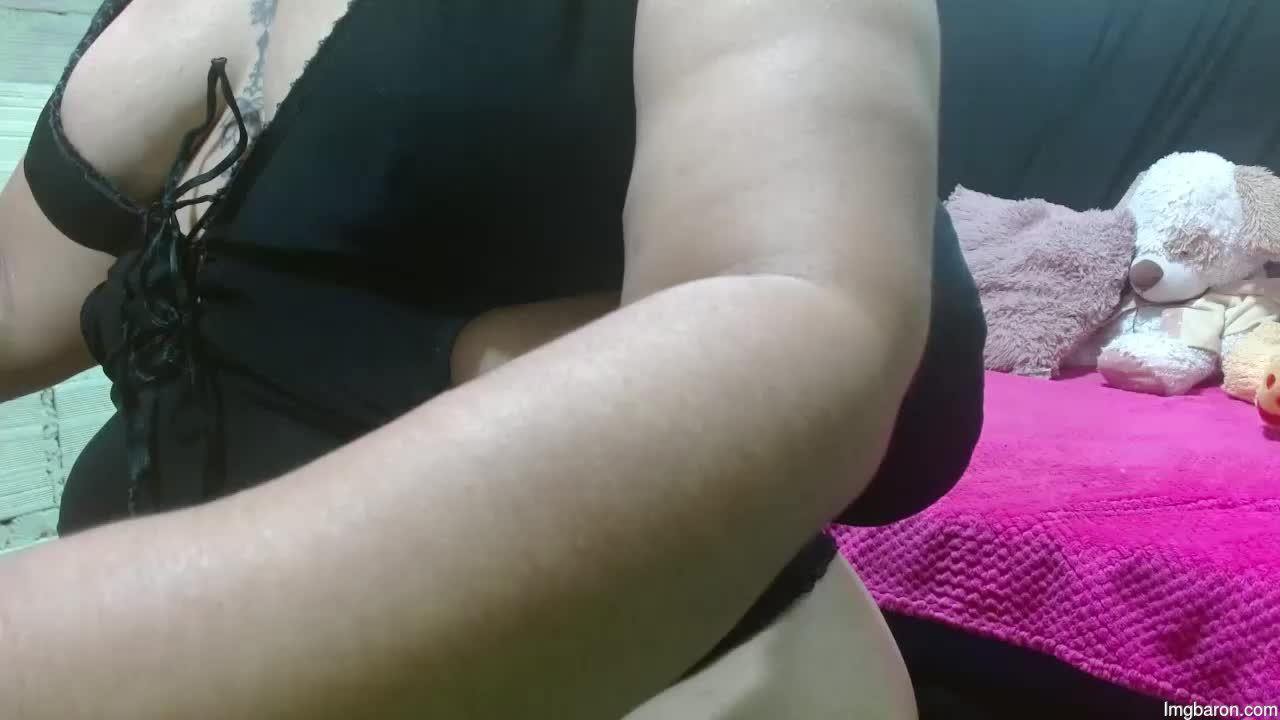 Sofia_thomson1x