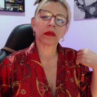 Mature_hott1