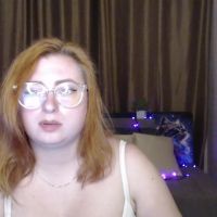 Alicia_side_red