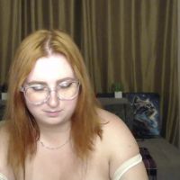 Alicia_side_red