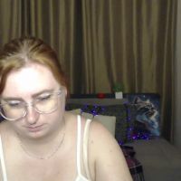 Alicia_side_red