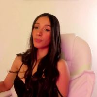 Gorgeous_brunette
