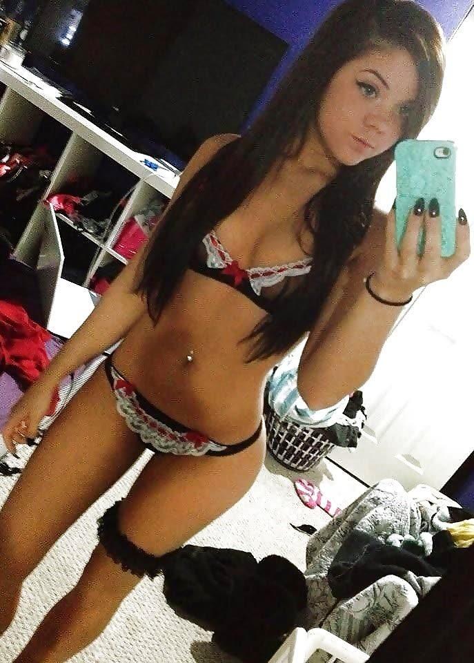 gf_lingerie_selfie_02.jpg