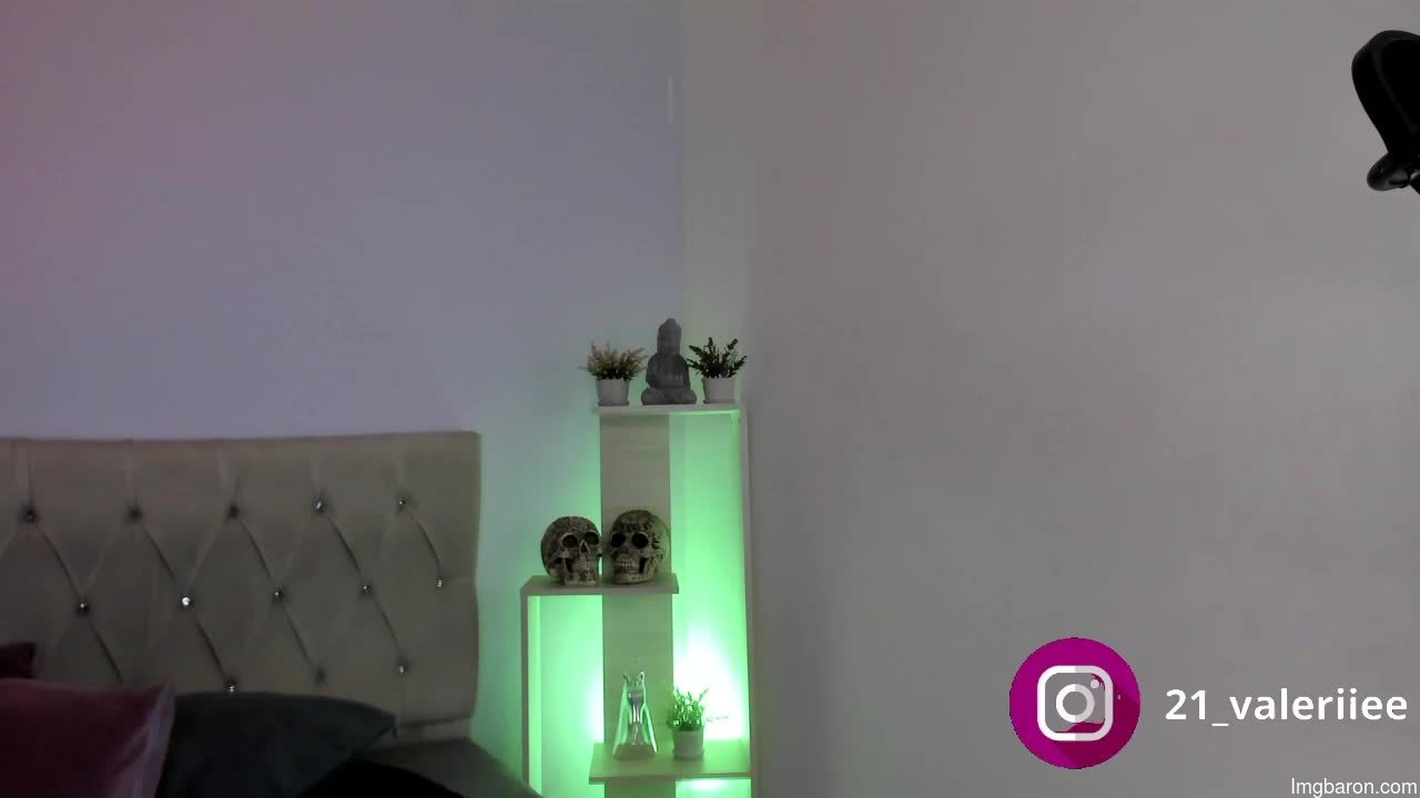 Valerie_21