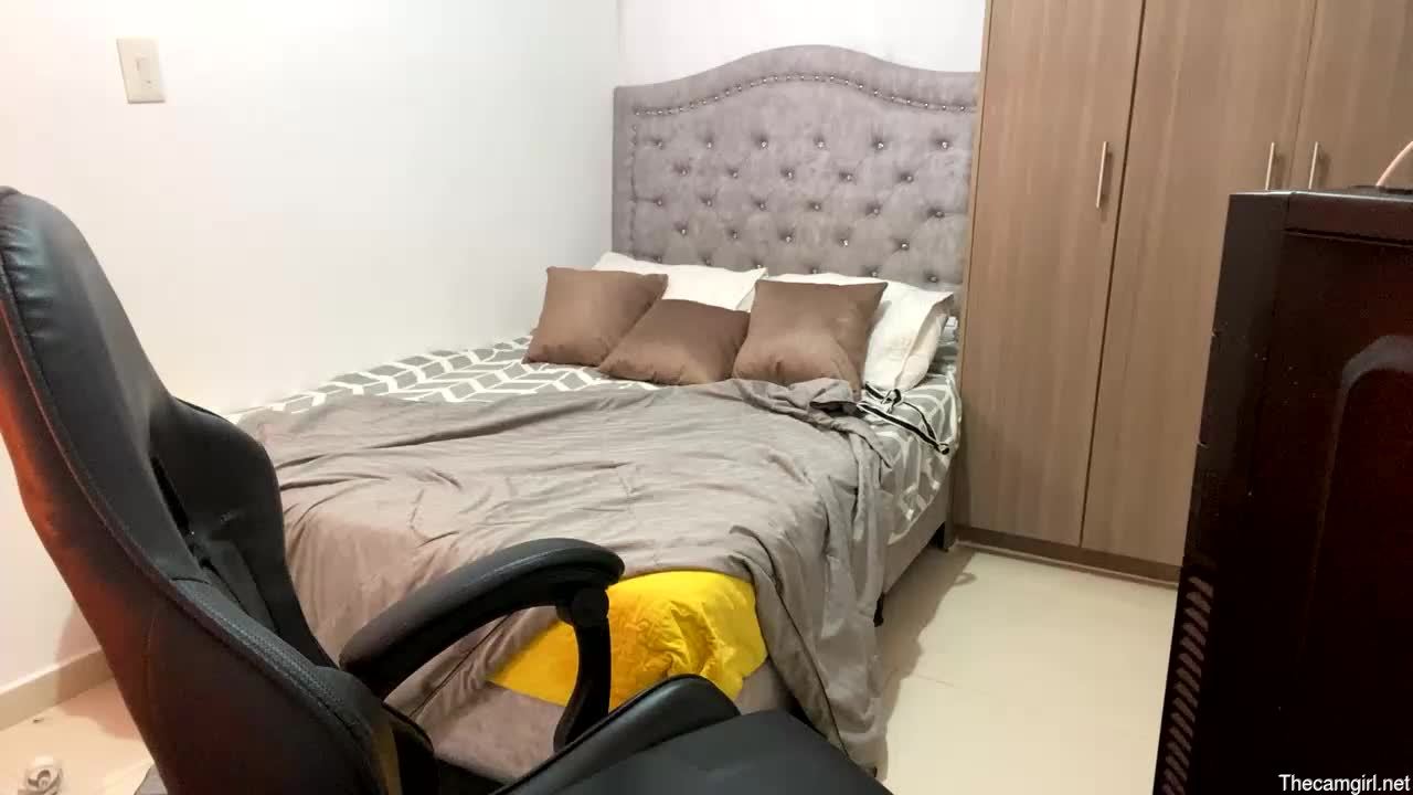 Laura_d23