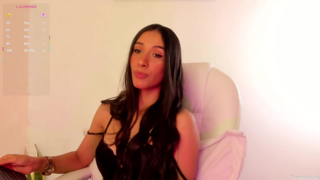 Gorgeous_brunette