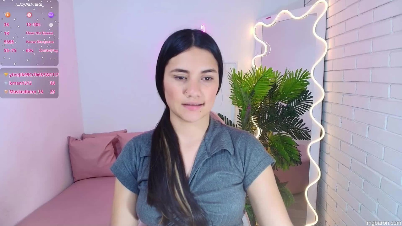 Chiara_tay