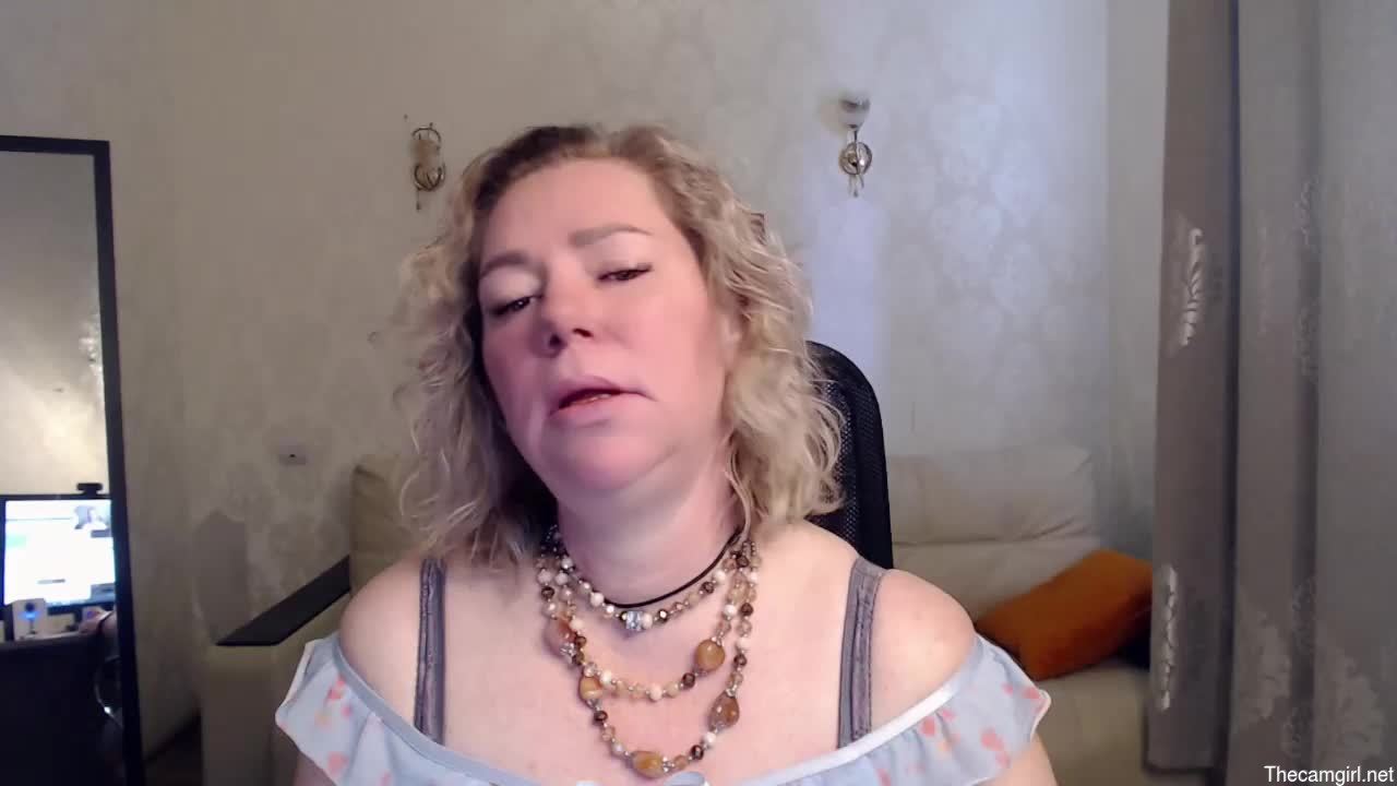 Unsual_milf
