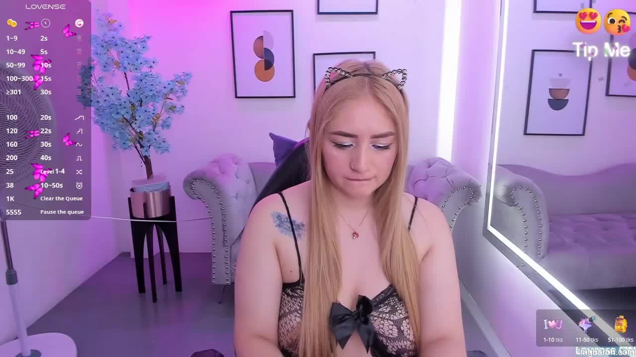 Agatha_luxx