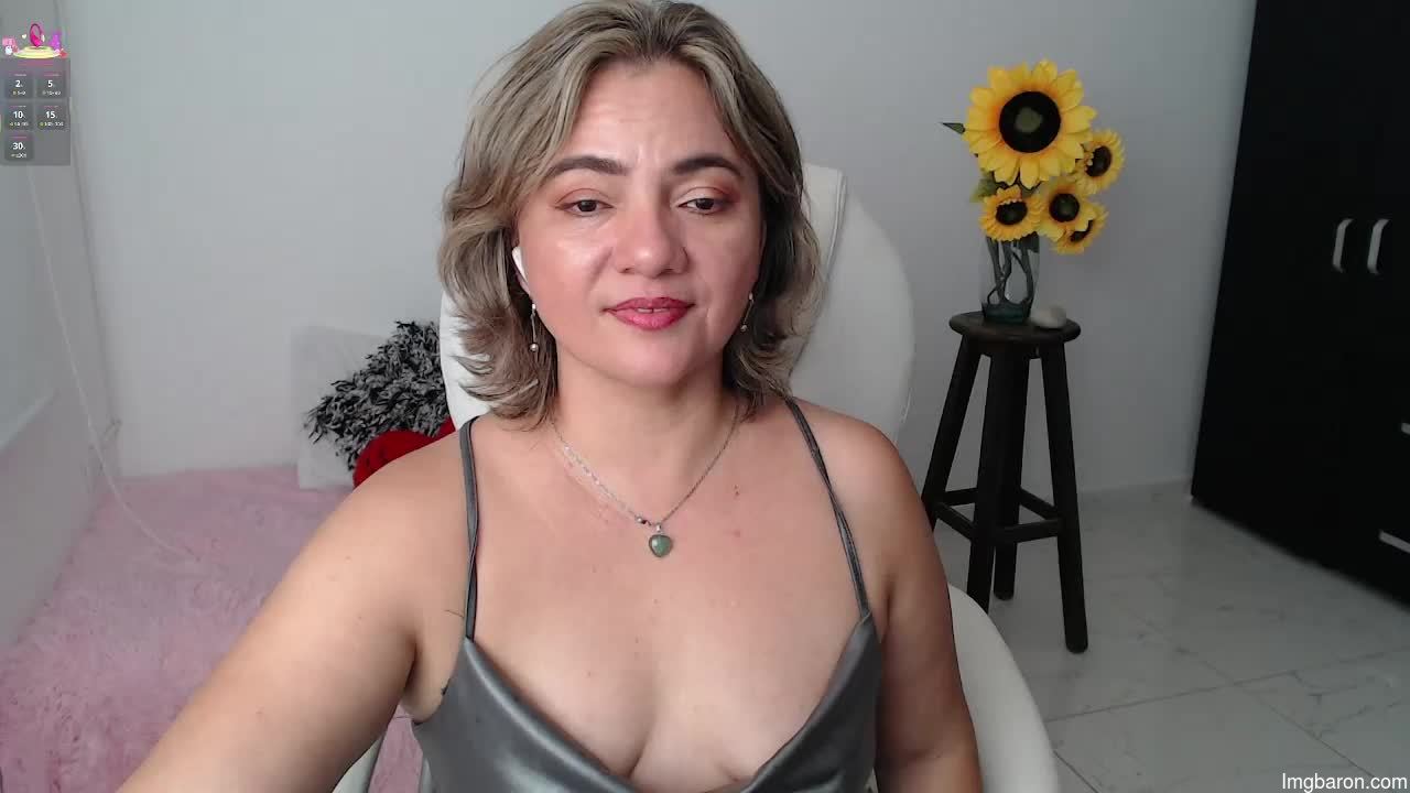 Ana_hotmilf
