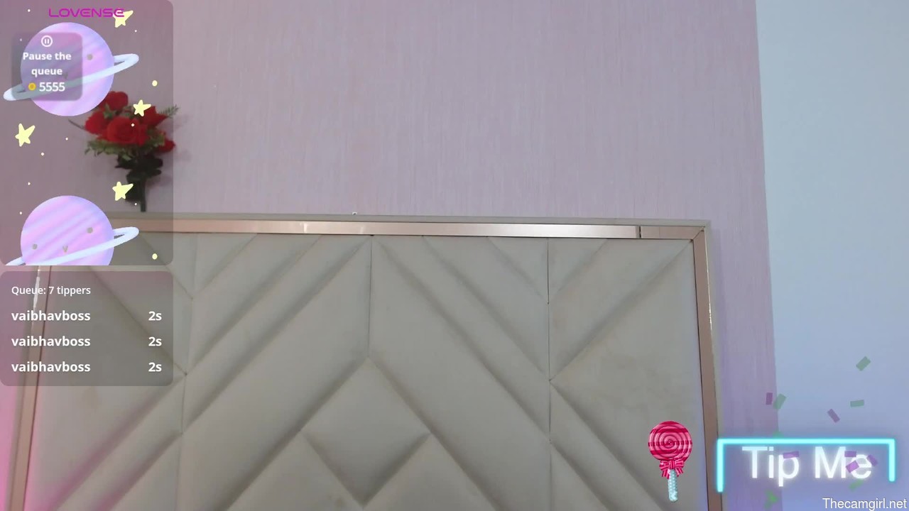 Violet_tay1