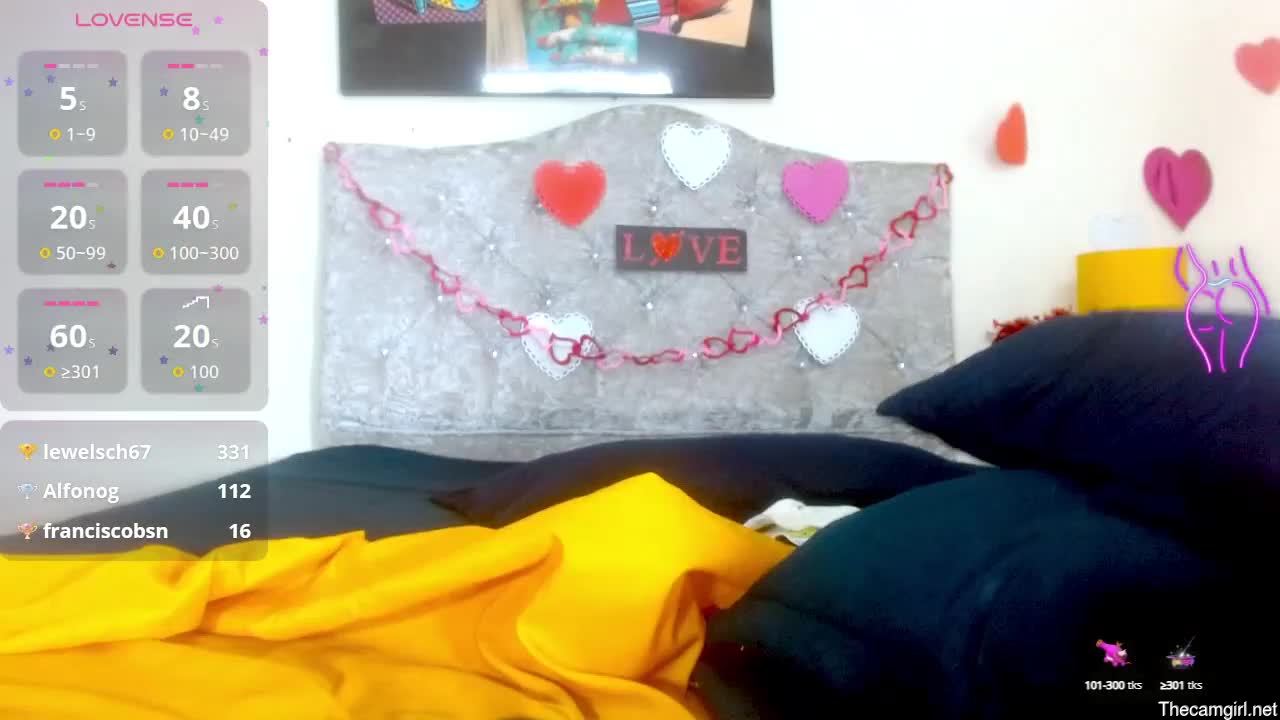 Eva_hoot1