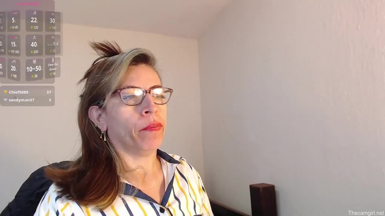 Mature_hott1