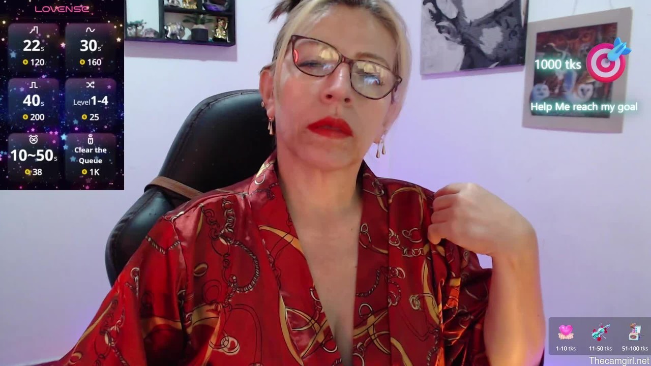 Mature_hott1