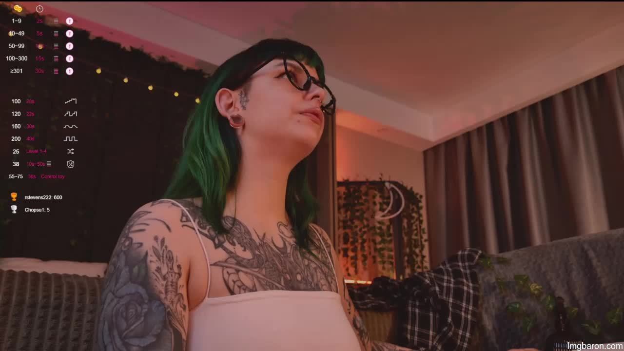 Mika_moon_